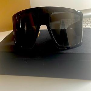 Dior
DiorSolight1 oversized sunglasses
Never worn
Black, Plastic